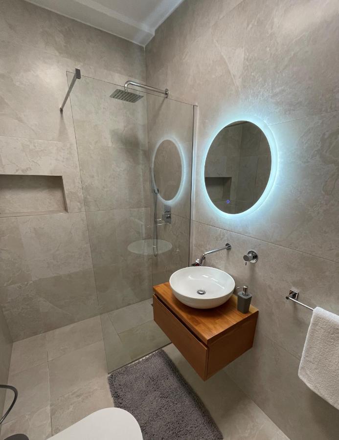 Proper Apartment 1 ติรานา ภายนอก รูปภาพ